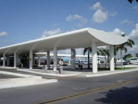 Aereopuerto Cancun ala avion panel de aluminio Alpolic MST