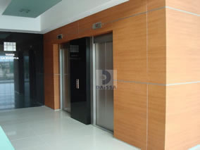 Lobby Europea panel de aluminio ALPOLIC madera WLN